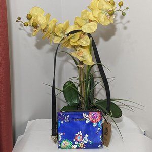 STEVE MADDEN Blue Small Crossbody Purse Handbag with Floral Design